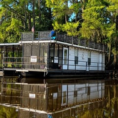 Keepin It Reel on Caddo Lake (Houseboat)