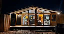 Fish Cabin at the Pines - Image 3