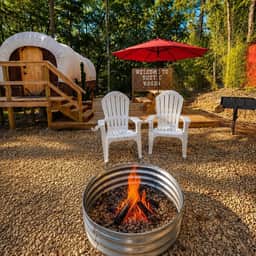 Rustic Wagon Glamping Hot Tub - Image 3