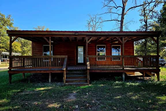 BASShole on Lake Fork * HOT TUB - Image 1