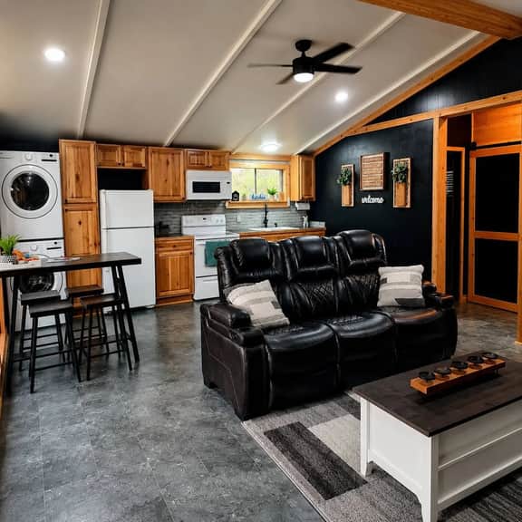 Fish Cabin at the Pines - Image 4